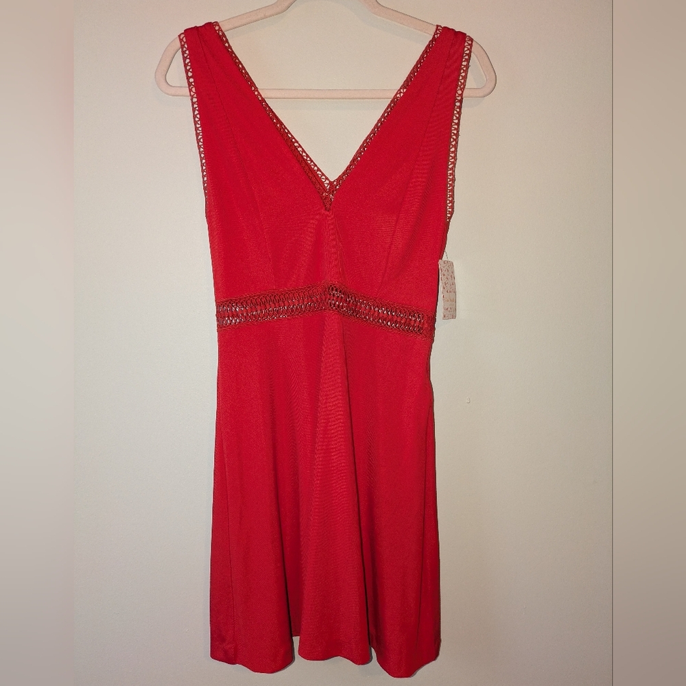 Red Sleeveless V-Neck Dress